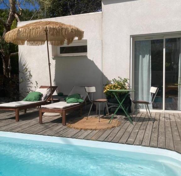 تختخواب و صبحانه Maison D Hôtes La Villa Madeleine