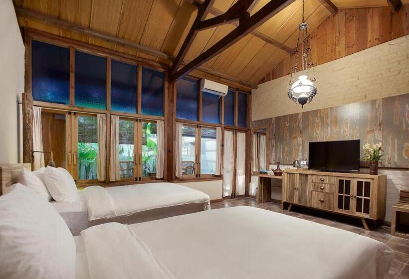 Desa Alamanis Resort Villa