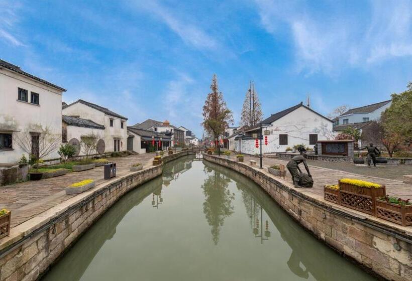 هتل Huzhou Wealth