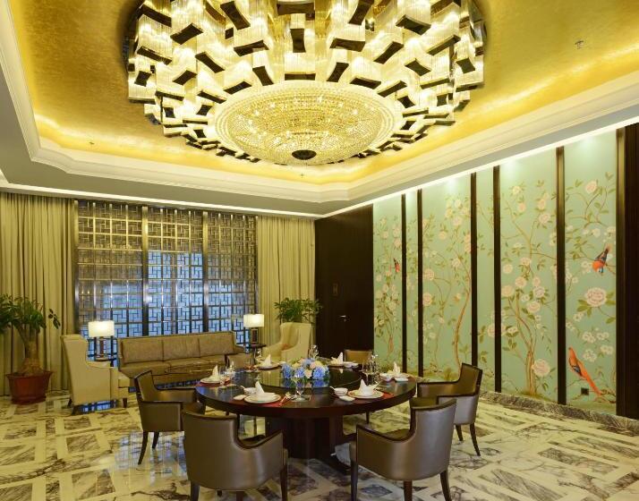 هتل Menshine Gloria Plaza