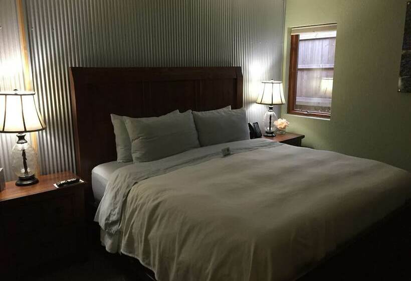 هتل Roam Inn