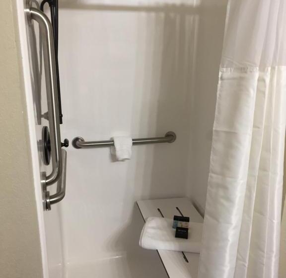 هتل Roam Inn