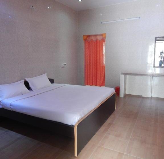 هتل Sri Silver Inn