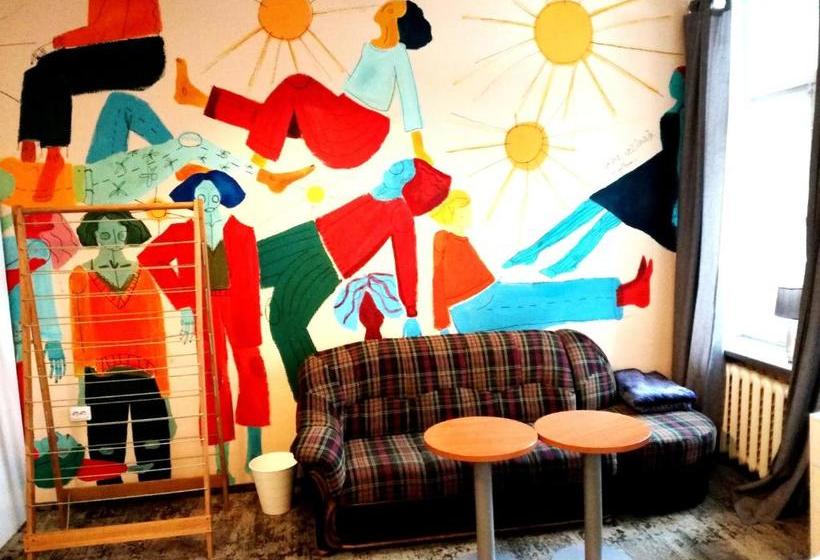 25 Hours Hostel