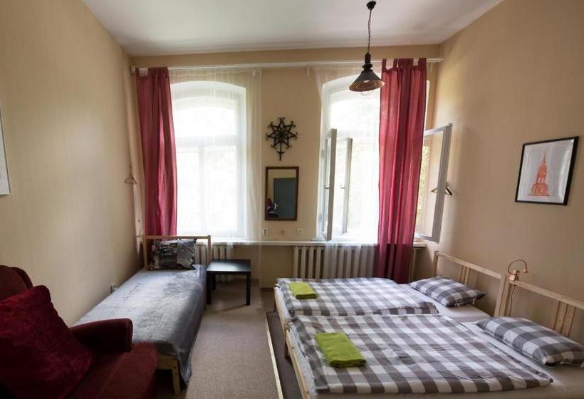 25 Hours Hostel
