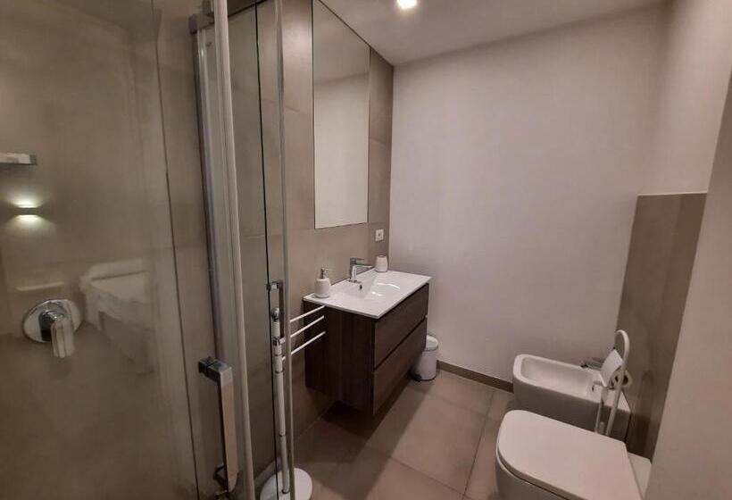 تختخواب و صبحانه Antares Rooms And Suites