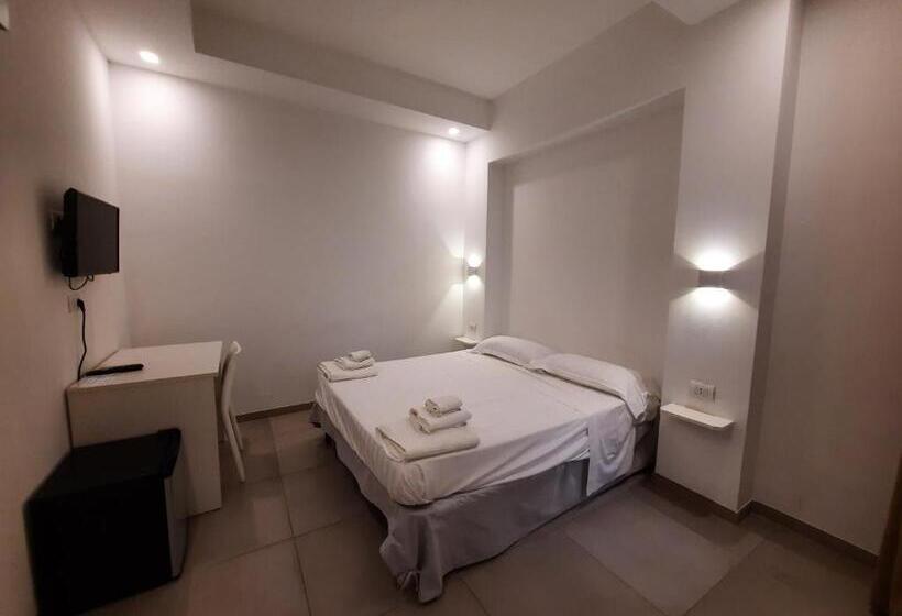 تختخواب و صبحانه Antares Rooms And Suites