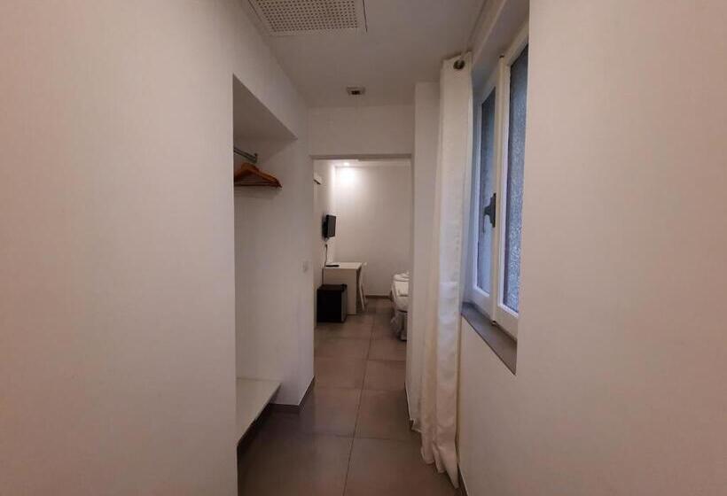 تختخواب و صبحانه Antares Rooms And Suites