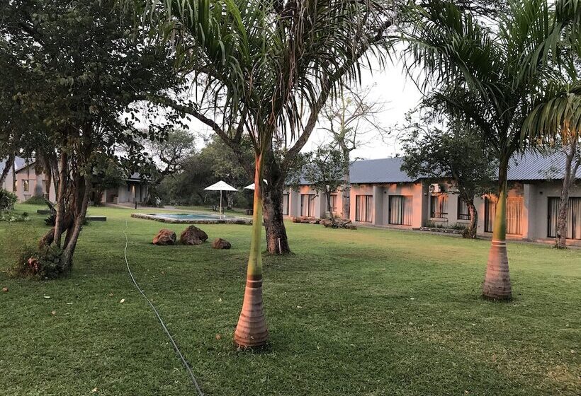 تختخواب و صبحانه Hamiltons Lodge & Restaurant
