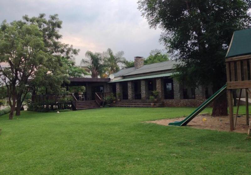 تختخواب و صبحانه Hamiltons Lodge & Restaurant