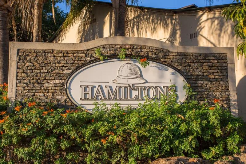 تختخواب و صبحانه Hamiltons Lodge & Restaurant