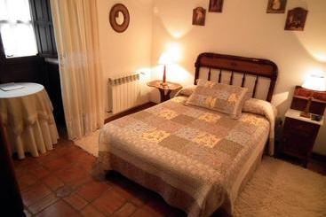 تختخواب و صبحانه Posada De Muño