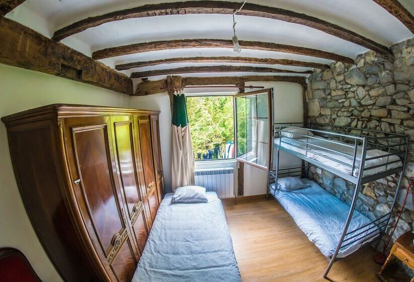 مبيت وإفطار Surf Camp San Sebastian Partyhostel