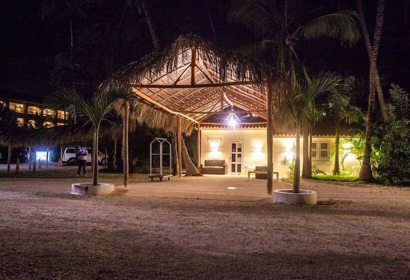 Fotos del hotel Los Corales Beach Village:  42