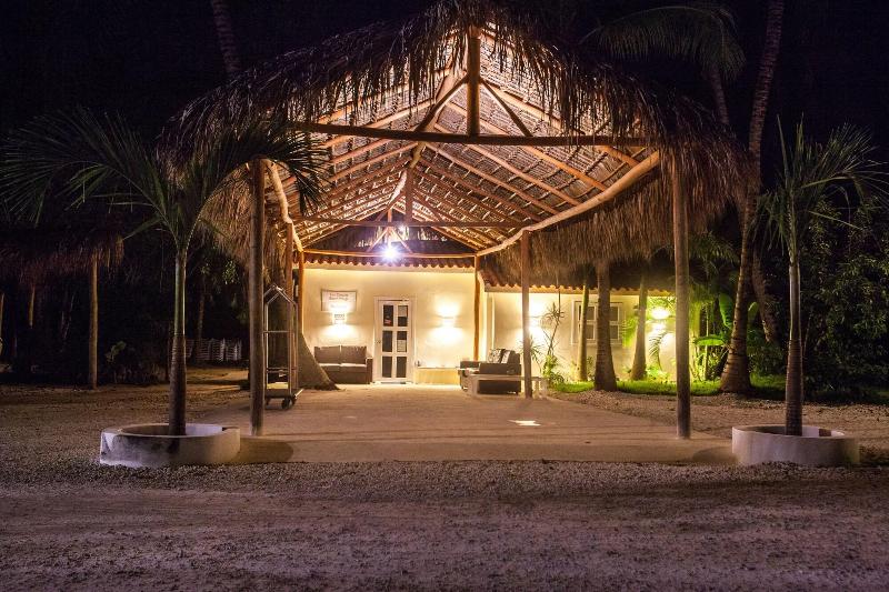 Fotos del hotel Los Corales Beach Village:  36