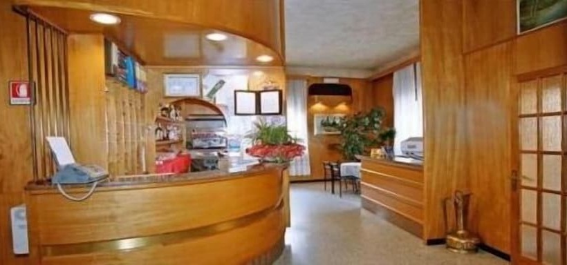 فندق Ristorante Albergo Roma