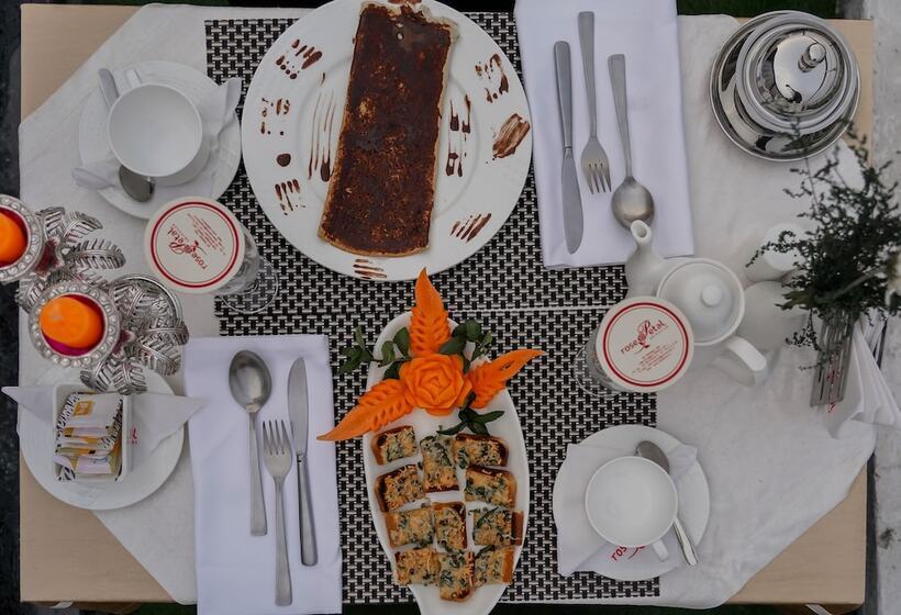 בית מלון כפרי Rose Petal