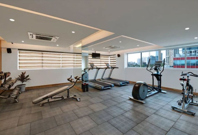 בית מלון כפרי The Fern Goregaon