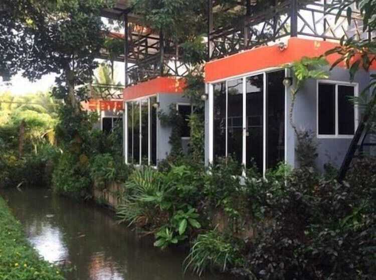 مُتل Meephawa Resort