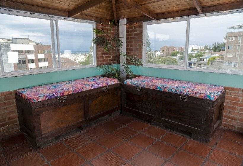 تختخواب و صبحانه Deportel Cali