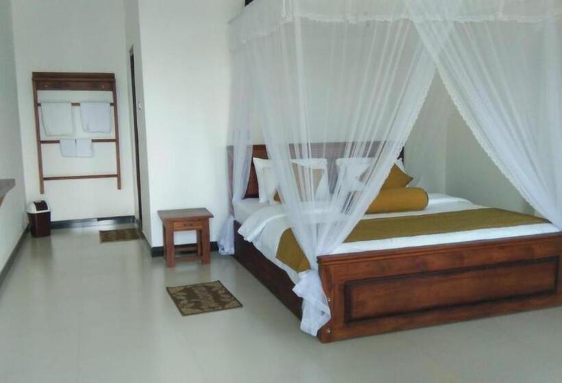 تختخواب و صبحانه Maple Home Stay