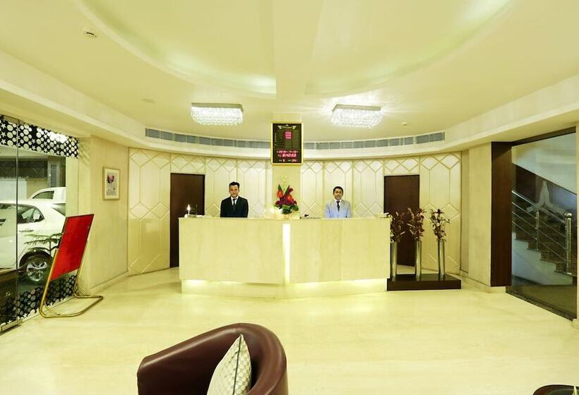 هتل D Courtyard