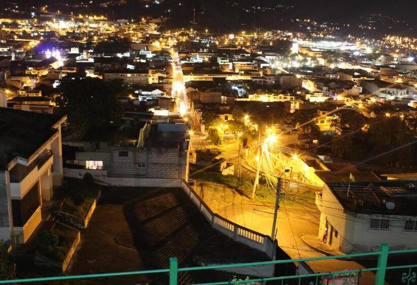 هتل Hostal Mirador De Otavalo