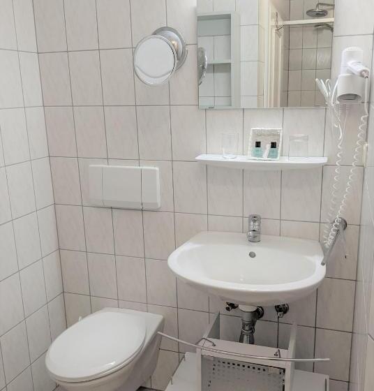 ホテル Restaurant Im Goldenen Grund