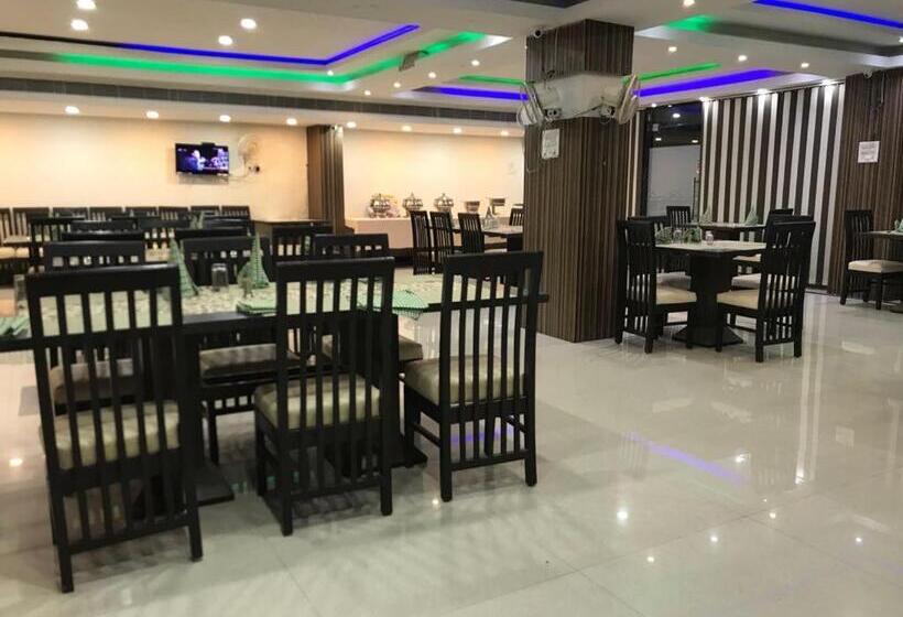 Fotos del hotel Sarweshwary:  38