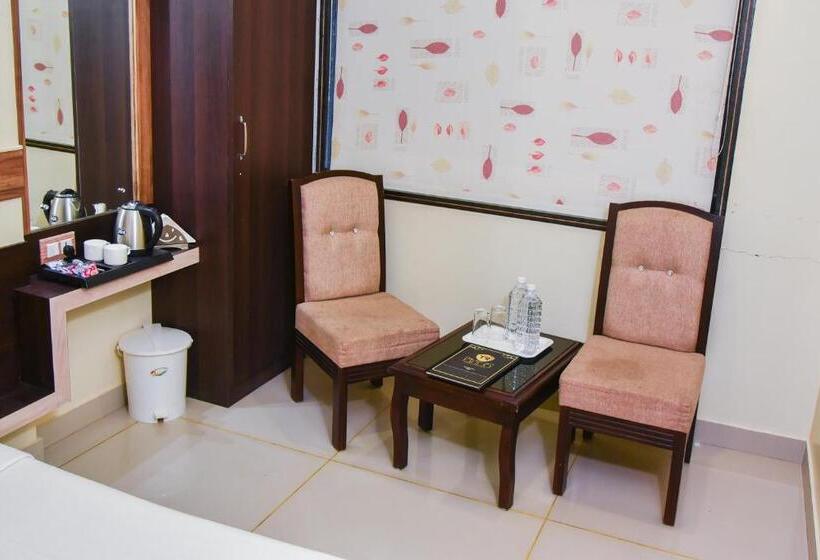 هتل Tulsi Residency