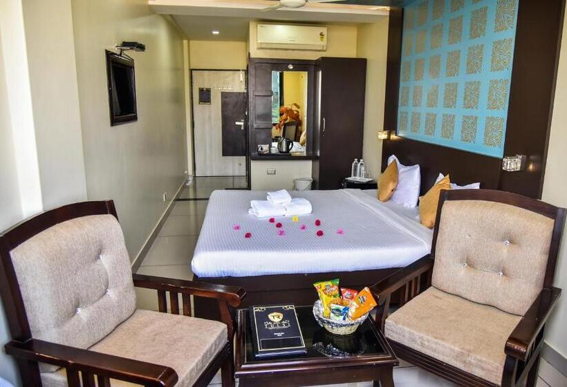 هتل Tulsi Residency