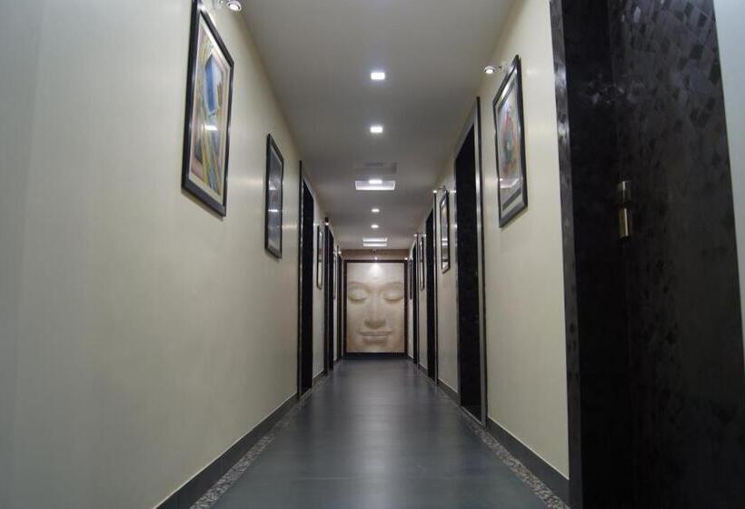 هتل Tulsi Residency