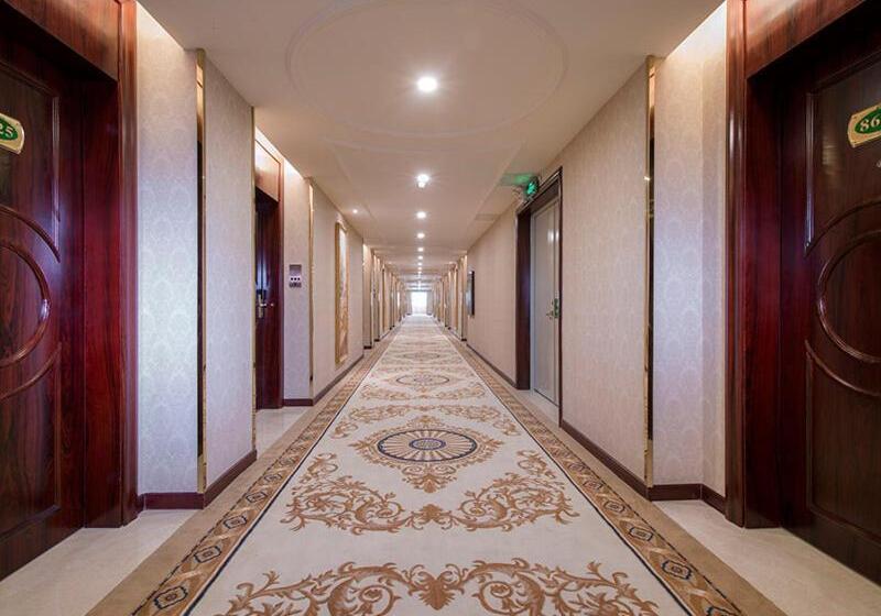 Vienna Hotel Shenzhen Shiyan Shilong Community
