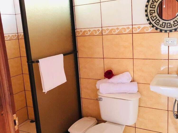 تختخواب و صبحانه Cabinas Lupita