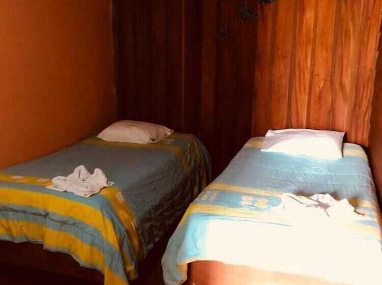 تختخواب و صبحانه Cabinas Lupita