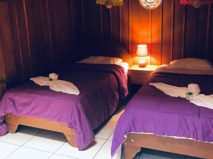 تختخواب و صبحانه Cabinas Lupita