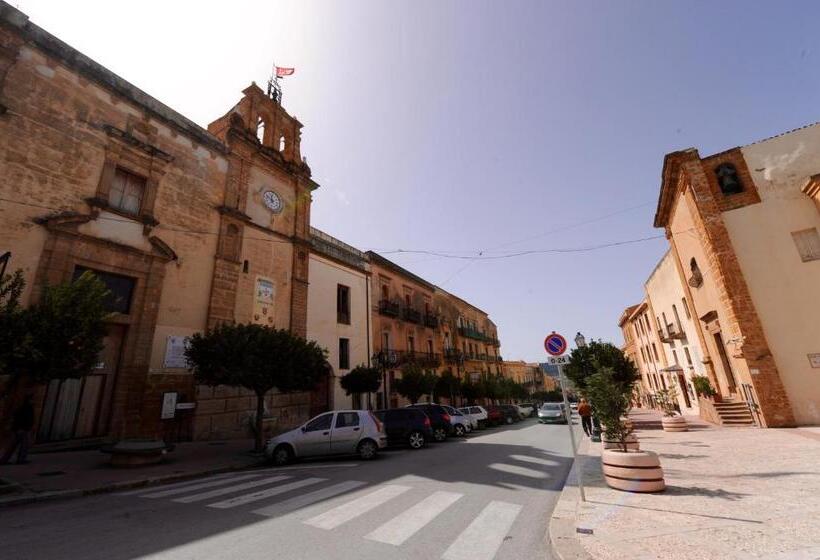 تختخواب و صبحانه Il Cortile Del Marchese Beccadelli