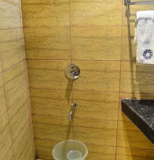 فندق Ranis Grand