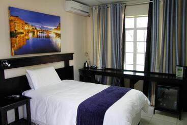 تختخواب و صبحانه El Gran Chaparral Guest House