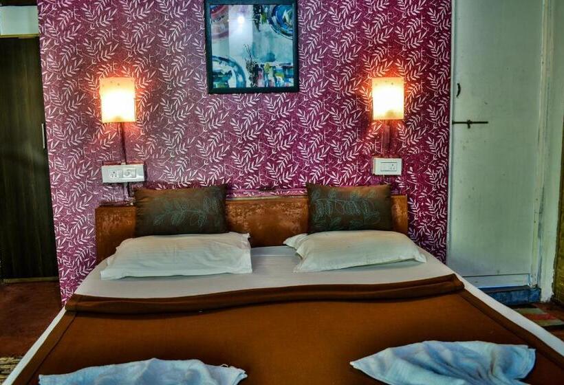 مبيت وإفطار Shiva Cottages