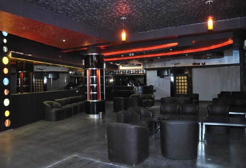 Fotos del hotel Jypore Saffron Inn & Suites:  44