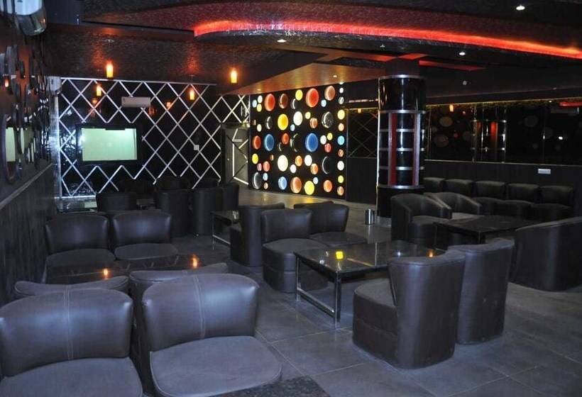 Fotos del hotel Jypore Saffron Inn & Suites:  47