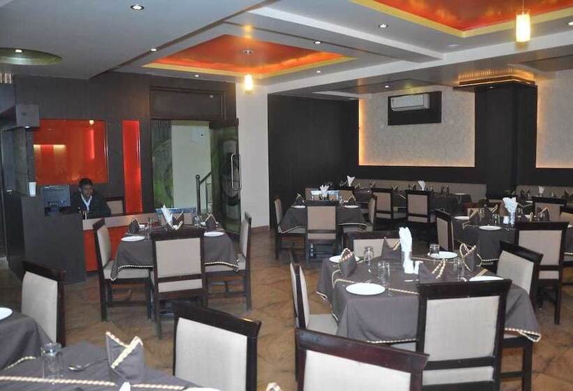 Fotos del hotel Jypore Saffron Inn & Suites:  48