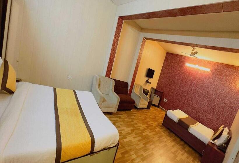 Fotos del hotel Jypore Saffron Inn & Suites:  36