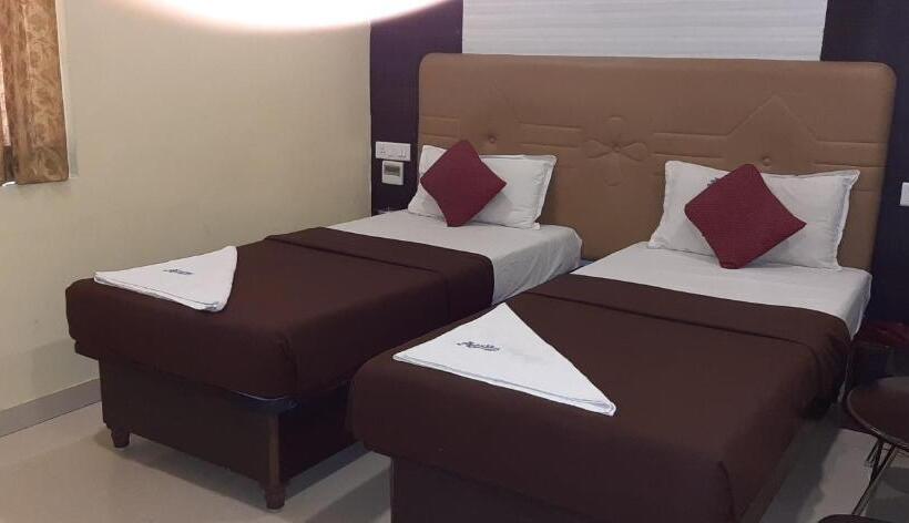 Отель Aakash Residency