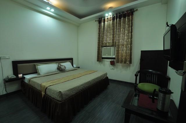 Отель Yadu Residency