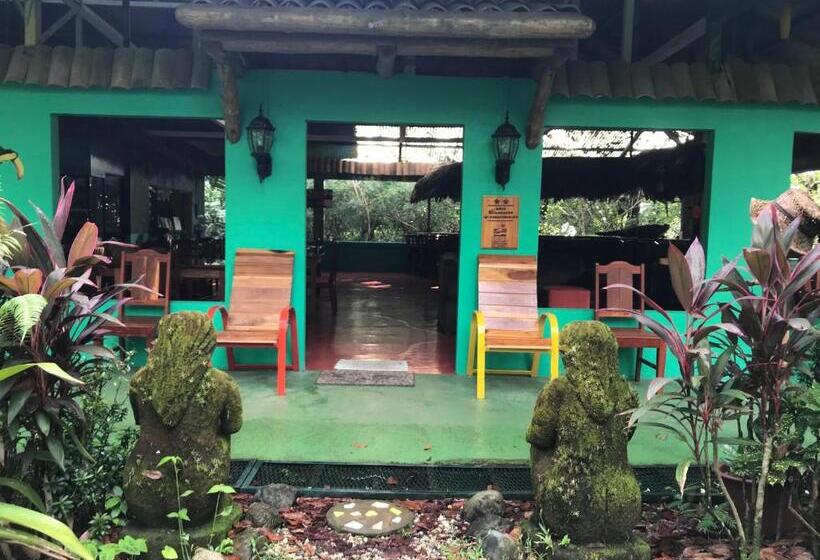 La Palapa Hut Nature Hostel