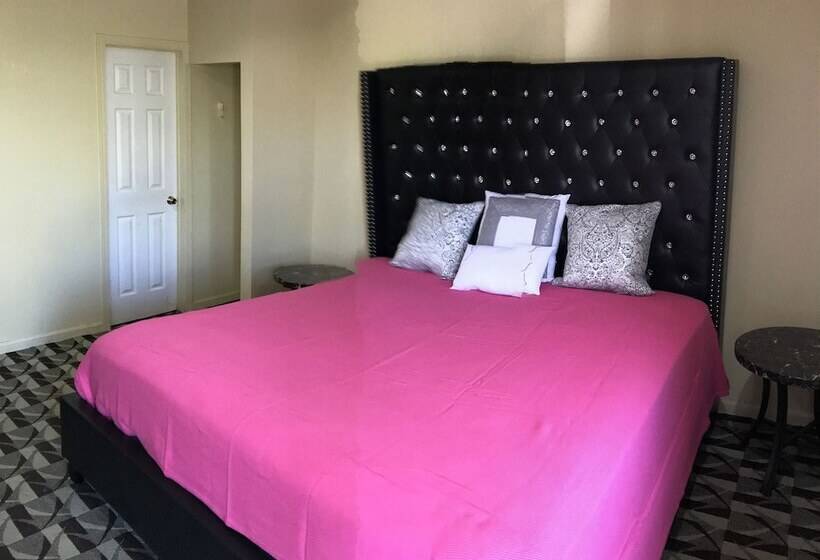 汽车旅馆  Presidential Inn & Suites