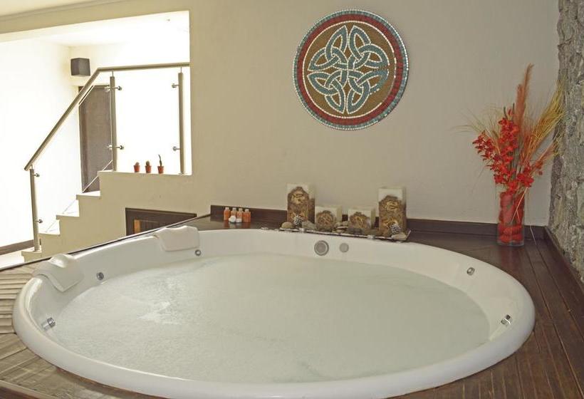 استراحتگاه Careyes Villa De Mar & Spa