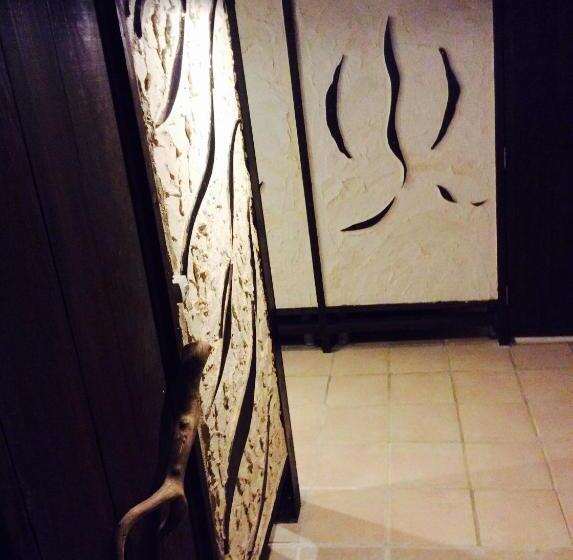فندق صغير Taketomijima Guesthouse And Je Taime